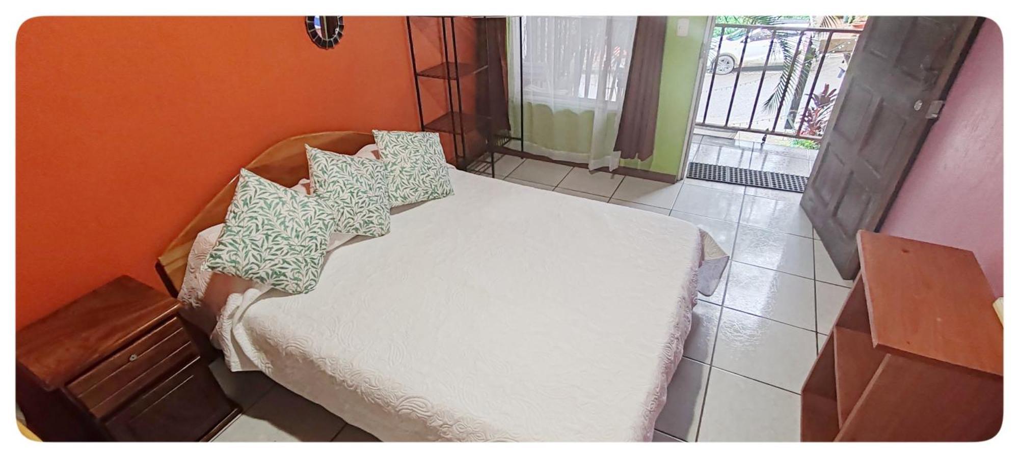 Hotel & Hostel Sloth Backpackers Monteverde Exterior photo